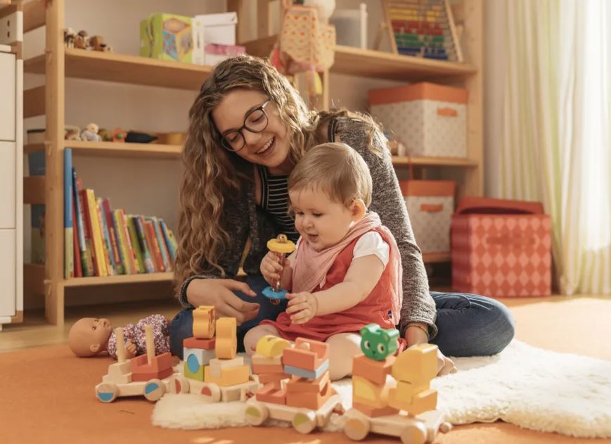 Journée mondiale de l’enfance : la Croix-Rouge Valais soutient les familles et les enfants du canton